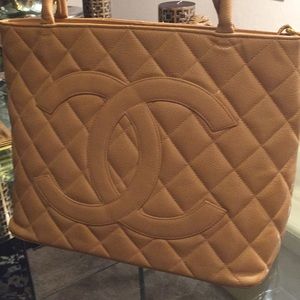 Chanel tote